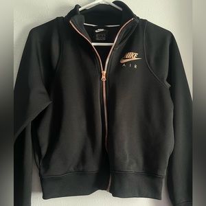 Almost New Condition! Nike jacket bought from Nike store. Size S